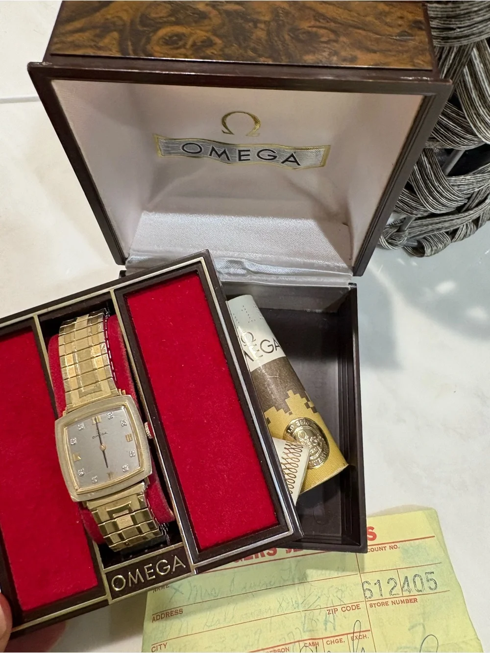 Omega 1972 model OMEGA with original paperwork, box and receipt. Collector